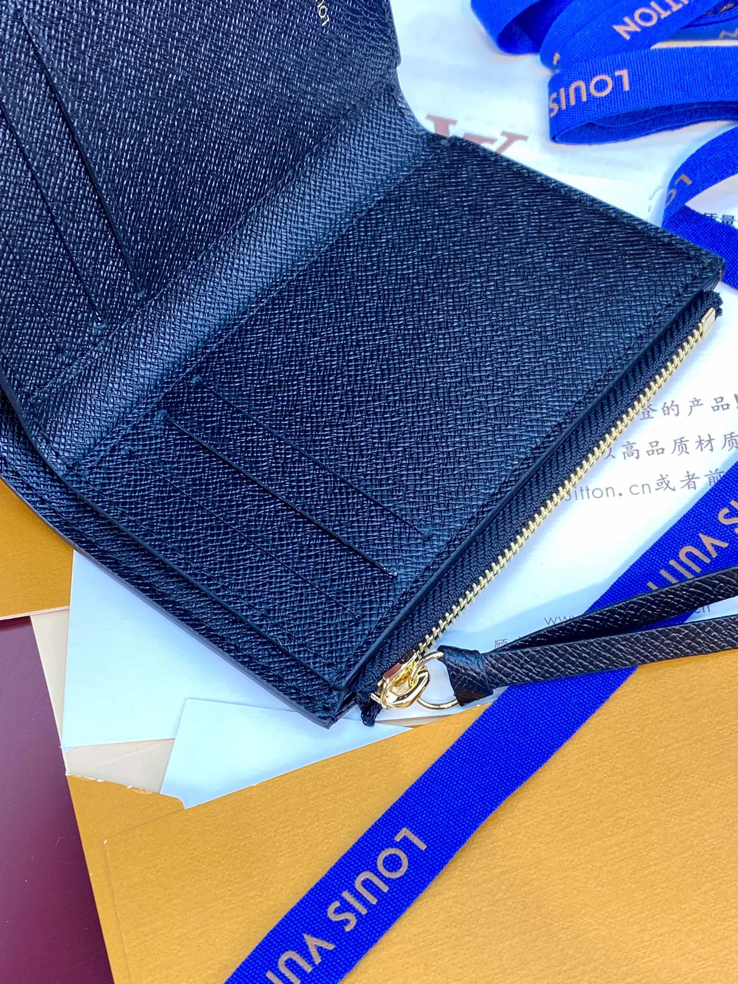 Victorine Compact Wallet - M81557