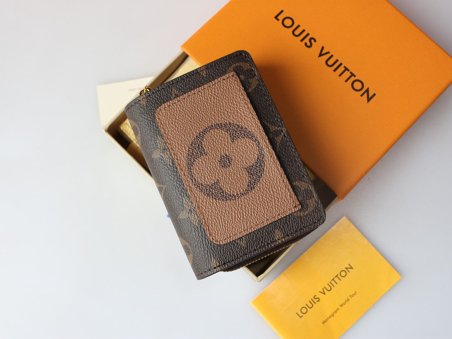 Lou Compact Wallet - M81461
