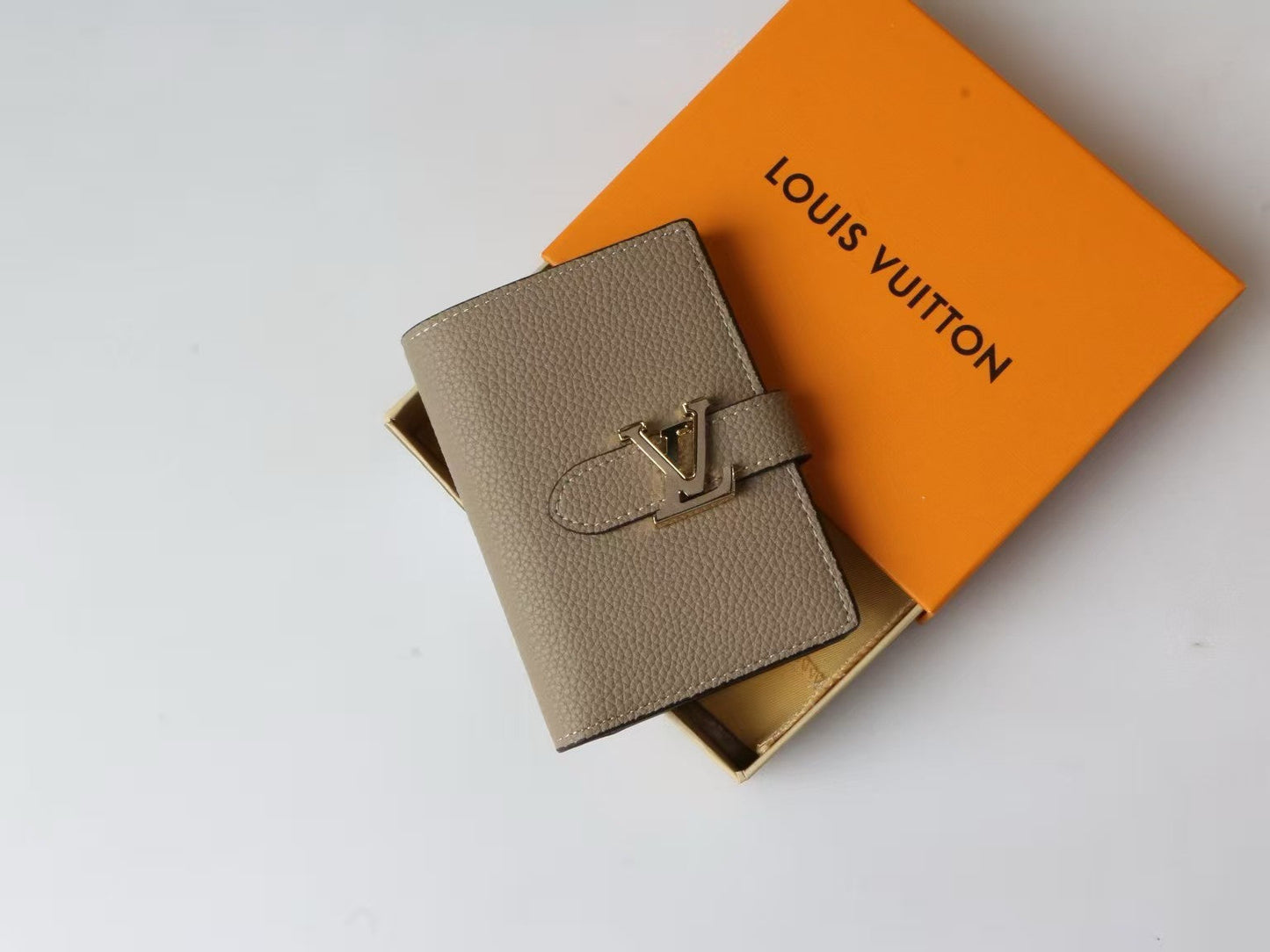 Grained Leather Compact Wallet - M82198