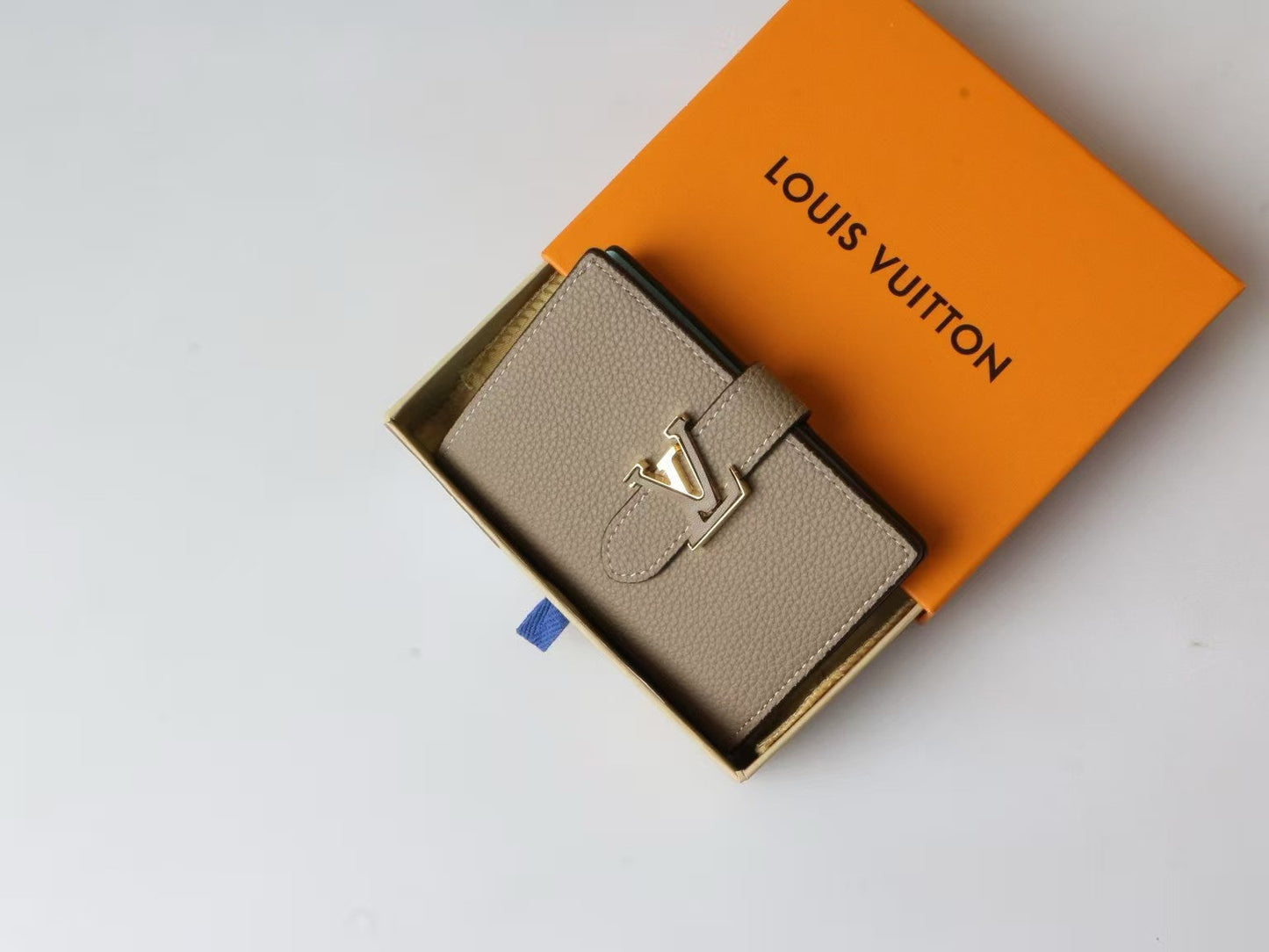 Grained Leather Compact Wallet - M82198