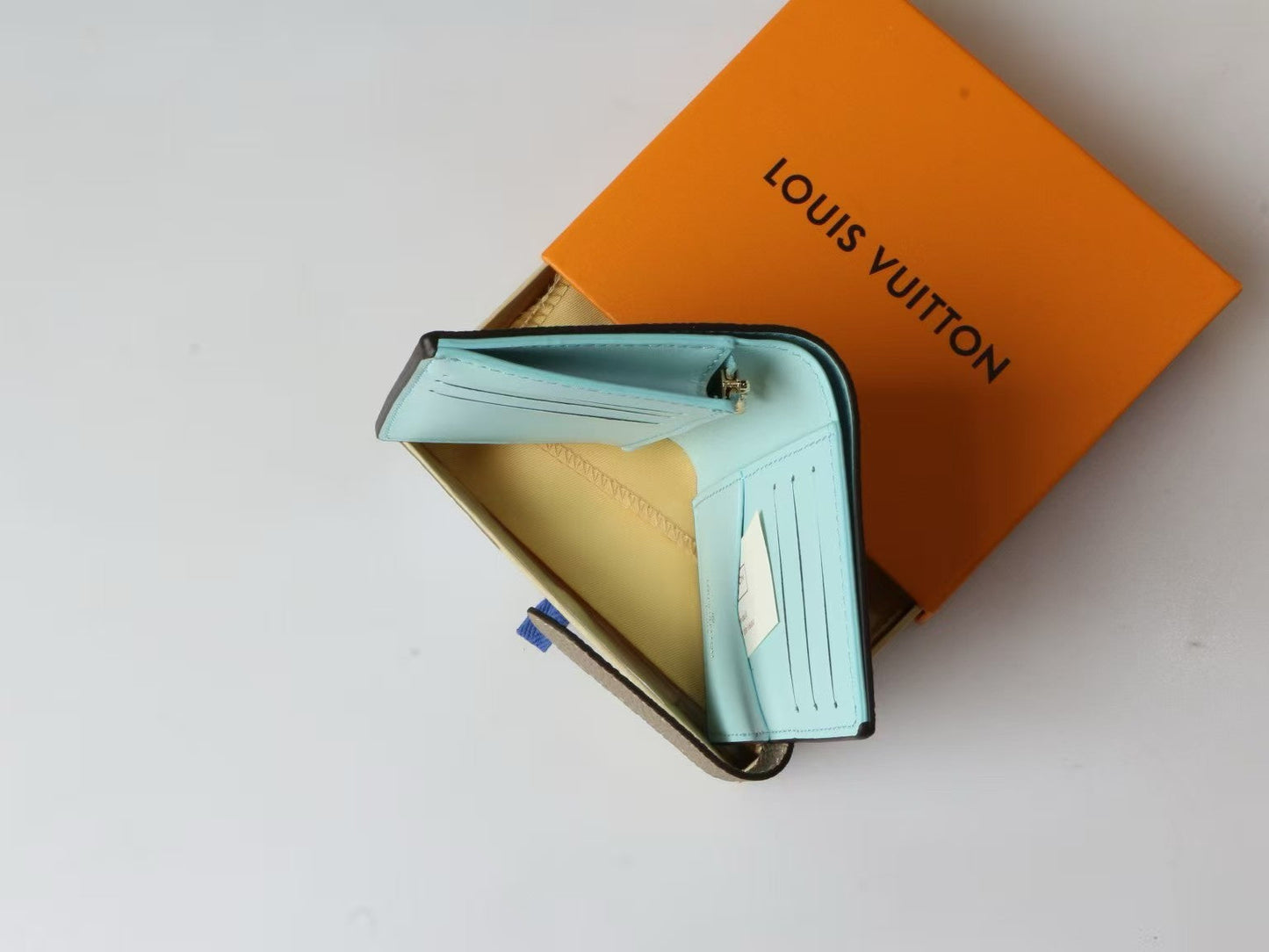 Grained Leather Compact Wallet - M82198